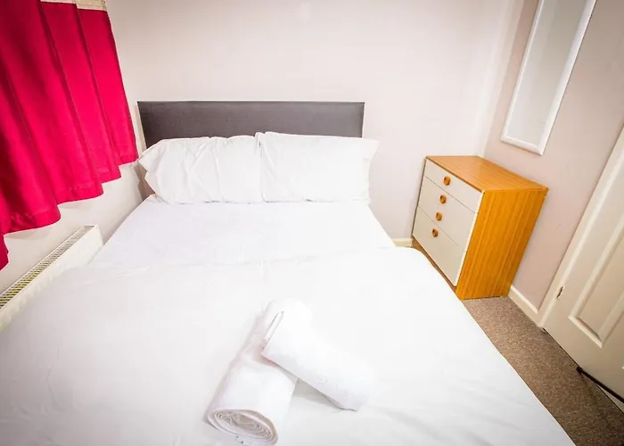 A Cosy 5 Bed House Near Luton Airport